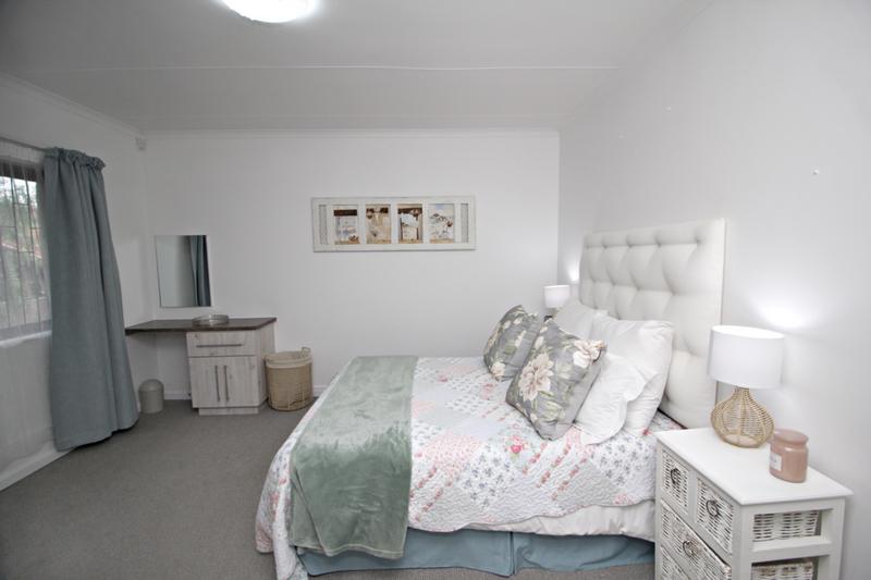 5 Bedroom Property for Sale in Fraaiuitsig Western Cape